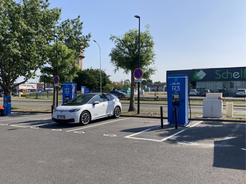 R3 station de recharge Halluin