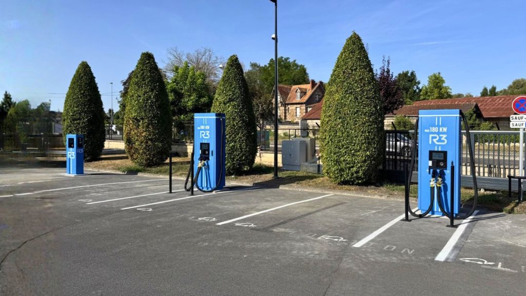 Station de recharge R3 Belleu - Intemarché