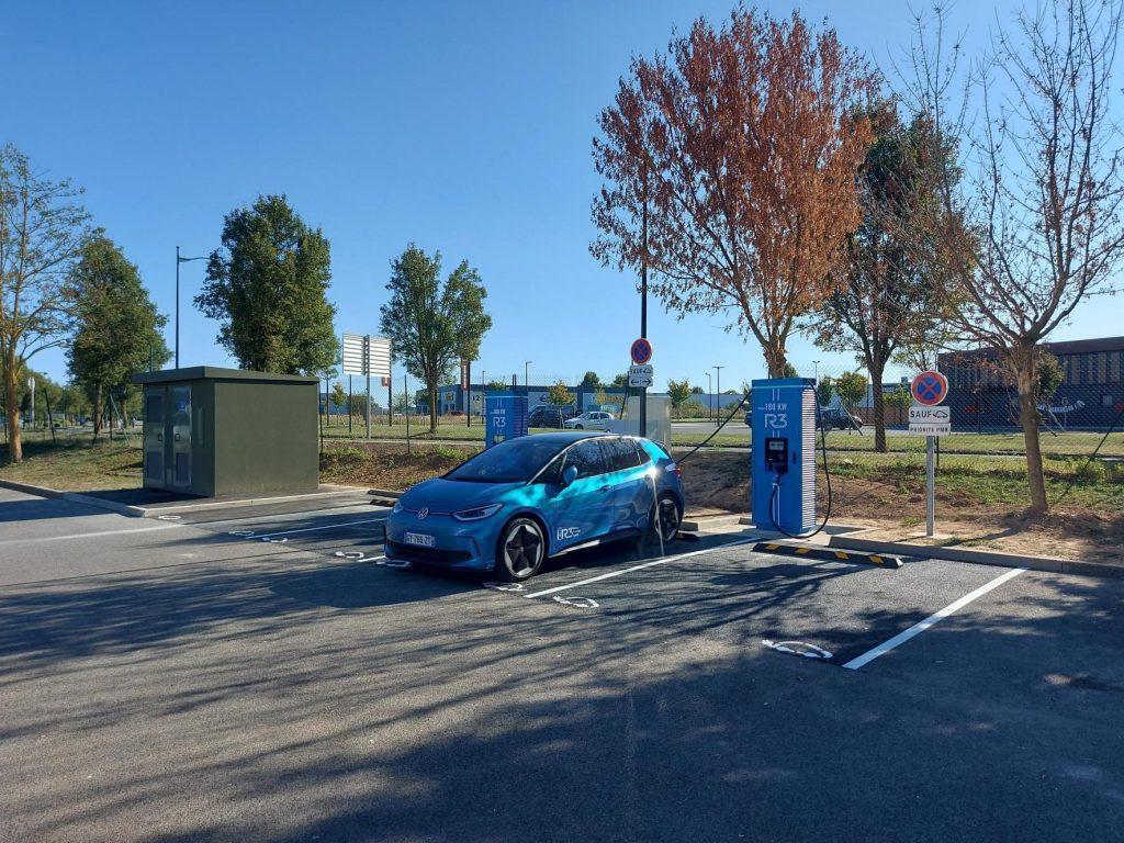 Station de recharge R3 Chambry - Boulangerie Ange