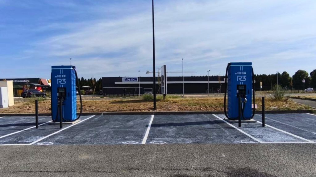 Station de recharge R3 Dordives - Intermarché
