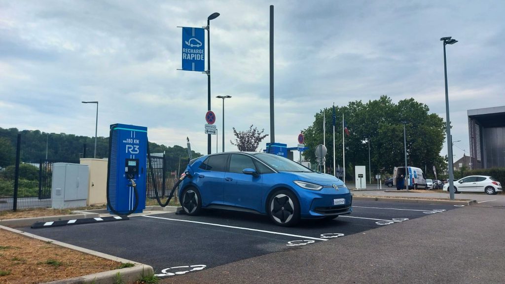 Station de recharge R3 Montataire - Boulangerie Ange