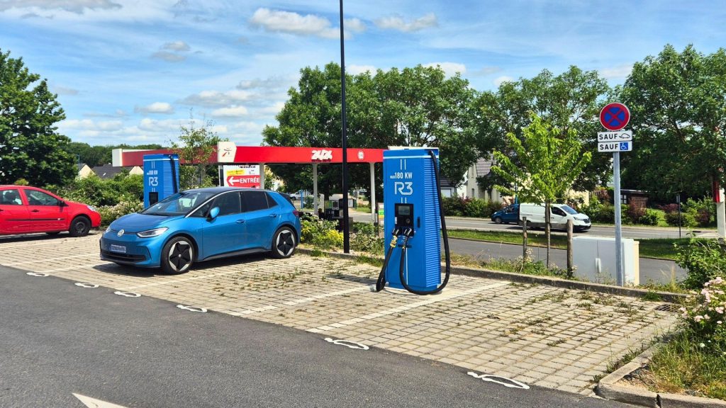 Station de recharge R3 Saleux - Intermarché